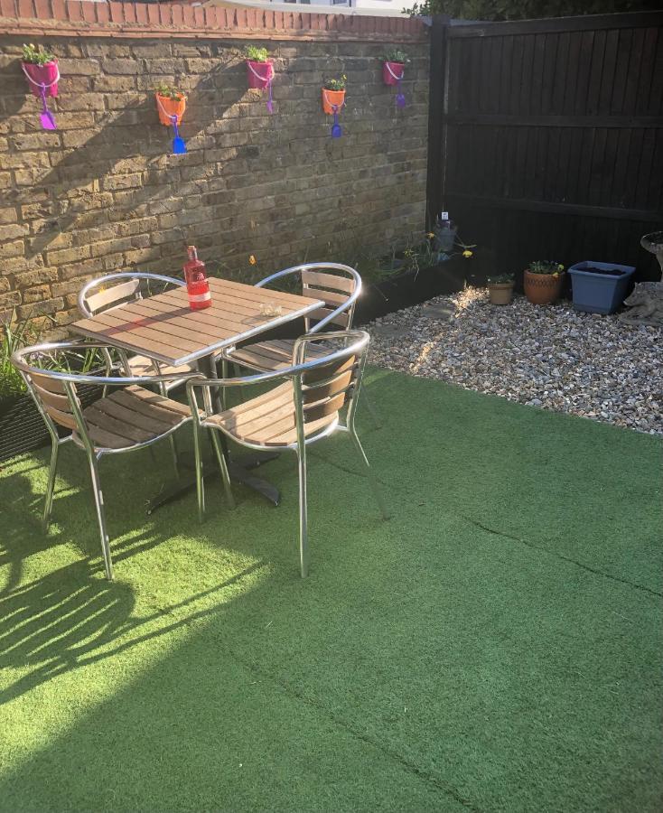 Sherpai Lodge Herne Bay Esterno foto